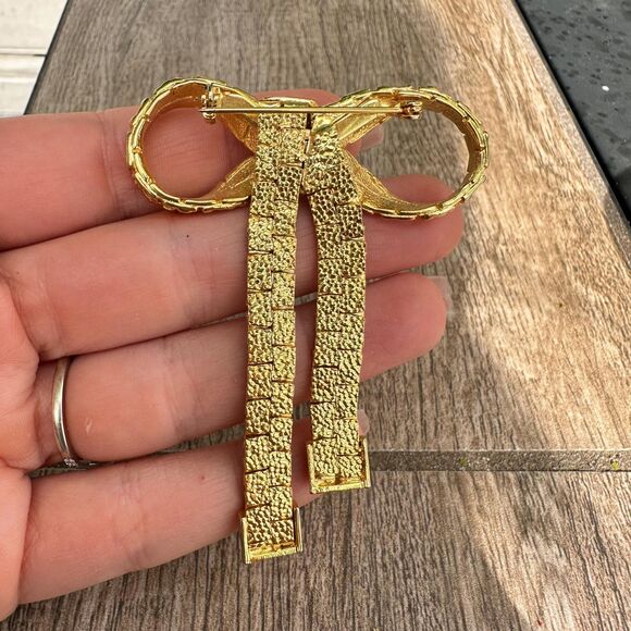 Vintage Jewelry 1980s Bow Gold Tone Brooch with Dangle Ties Gold Bow Brooch - Picture 2 of 3